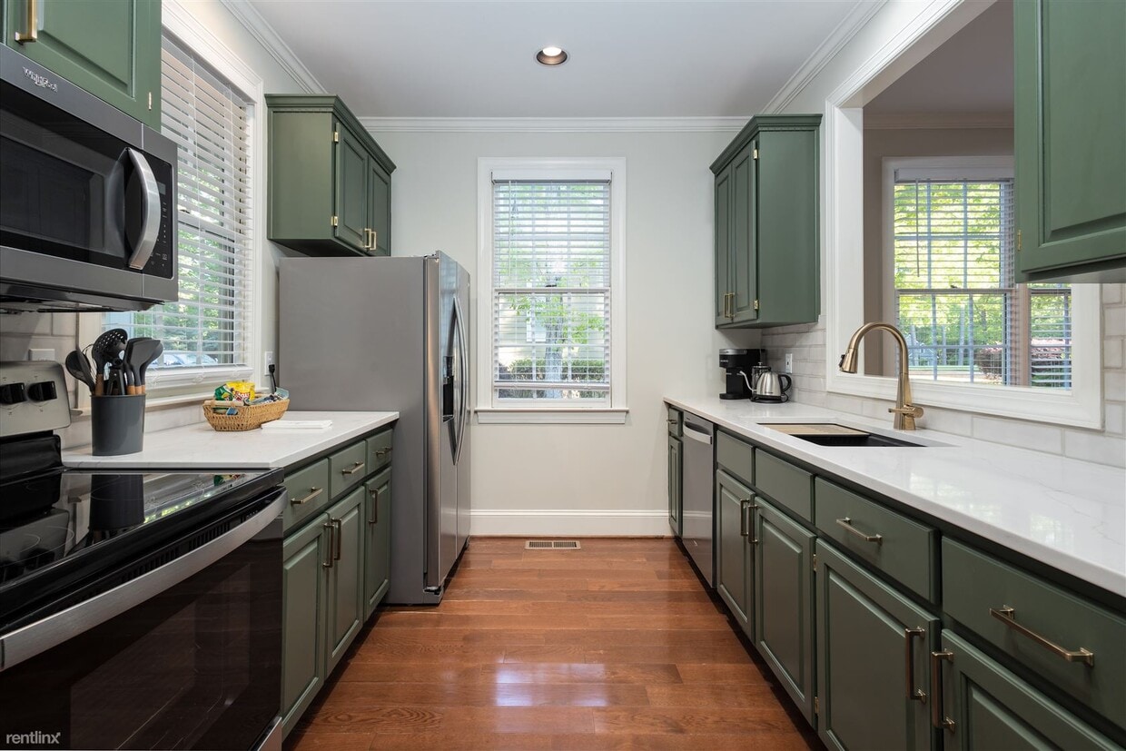 Primary Photo - 3 br, 3 bath Townhome - 125 Woodcrest Dr