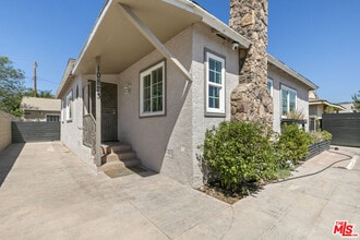 Building Photo - 10823 Cantara St