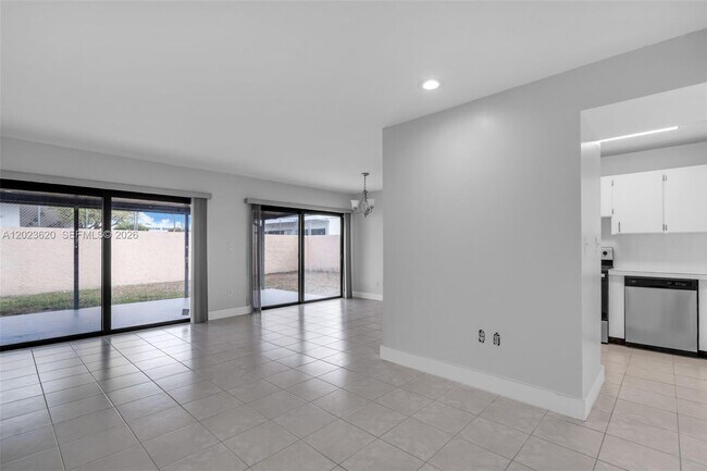 Building Photo - 3815 SW 82nd Ave
