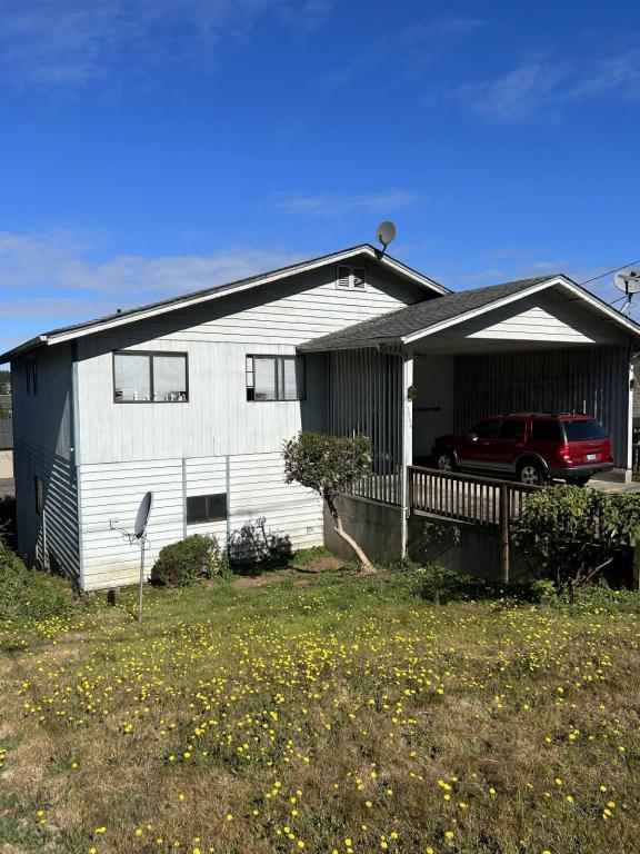 Primary Photo - 2082 Monroe Ave