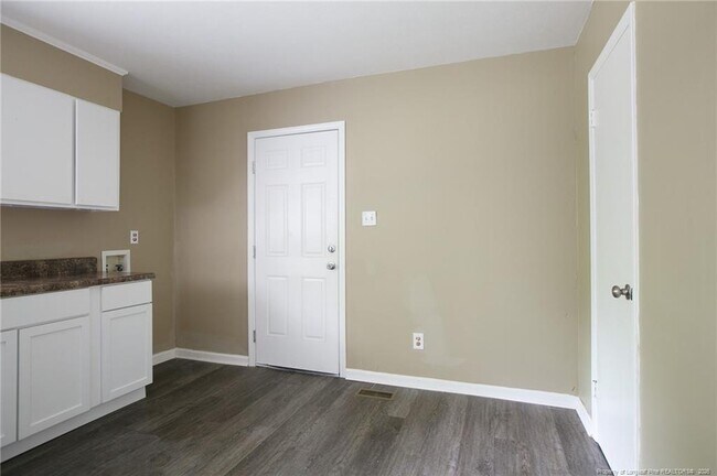 Building Photo - 912 Spellman Dr