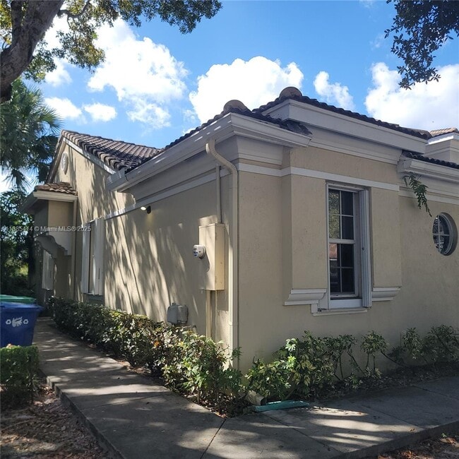 Building Photo - 3112 Enclave Way