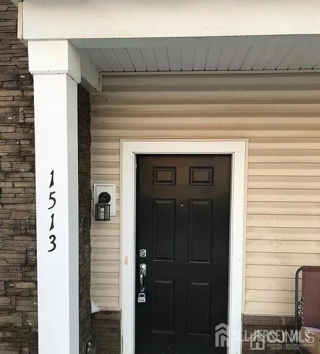 Foto del edificio - 1513 Hudson Cir