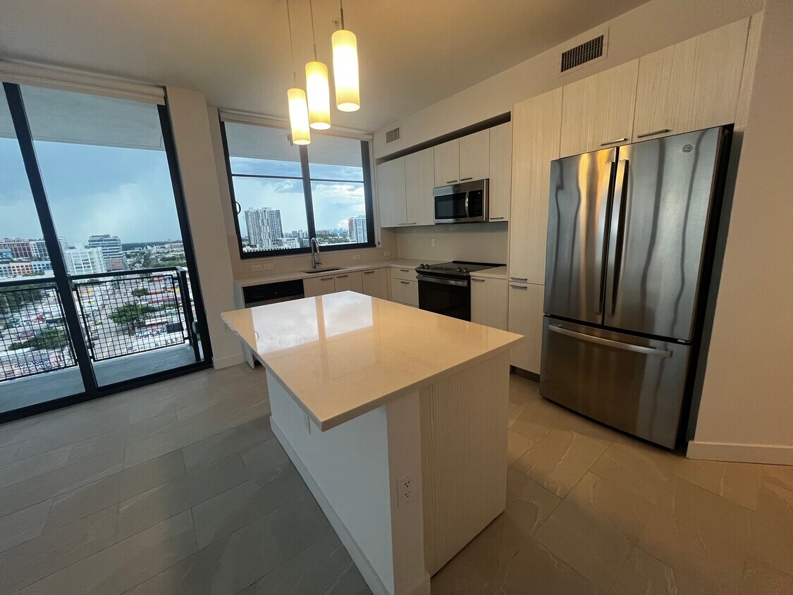 Primary Photo - 132 NE 22nd St