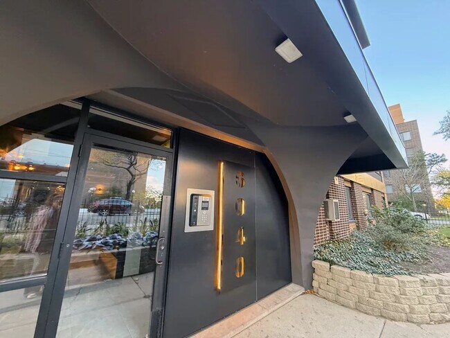 Foto del edificio - 6040 N Sheridan Rd