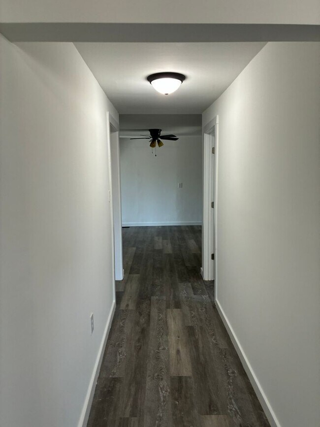 Building Photo - Welcome to the Heart of Unionville prime location!