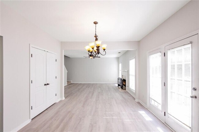 Foto del edificio - 436 Crestmont Ln