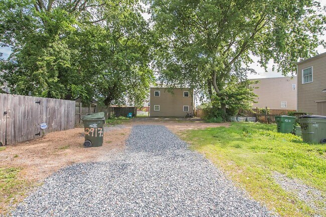 Building Photo - 2917 M Street, Apt D