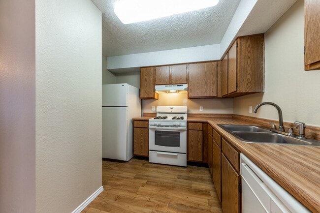 Building Photo - 6511 Melrose Trail