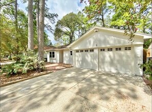 Building Photo - 5 Capewood Ct
