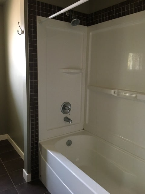 Building Photo - 2 Bed 1 Bath Unit in Olds, AB