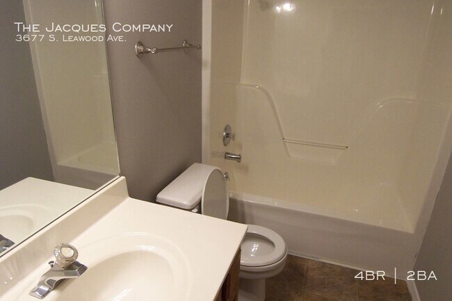 Foto del edificio - 3677 Leawood Ave