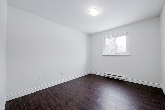 Building Photo - Maplewood Court