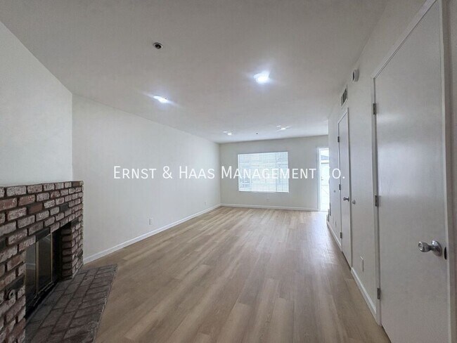 Foto del edificio - 8623 Cedar St