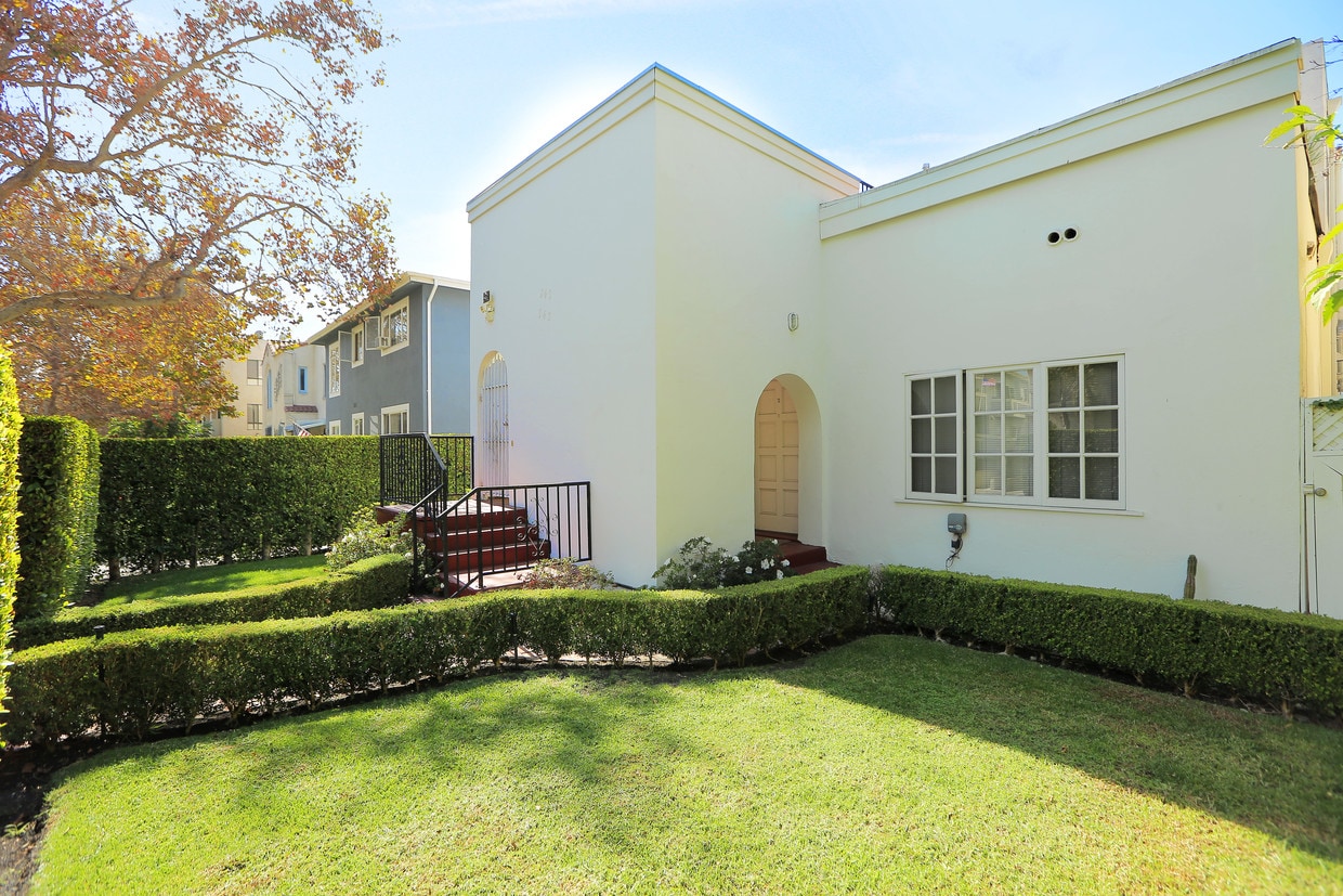 745 N Alfred St Unit 745 12, Los Angeles, CA 90069 Apartments in Los