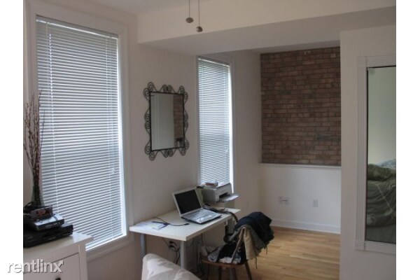 Primary Photo - 216 grand St
