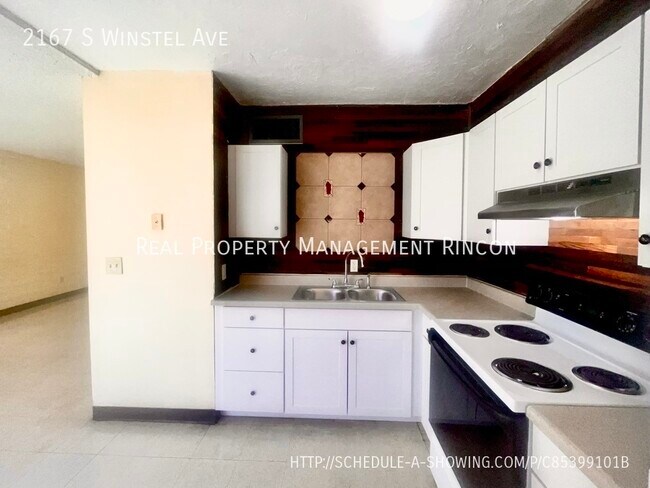 Foto del edificio - 2167 S Winstel Ave