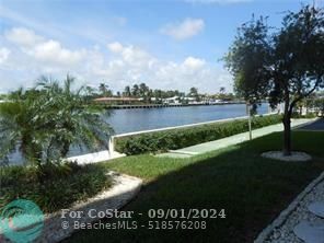 Building Photo - 303 N Riverside Dr