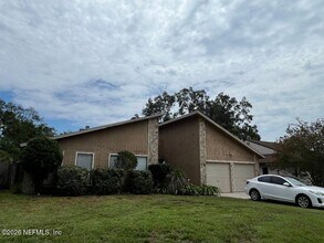 Building Photo - 12841 Crest Ridge Dr