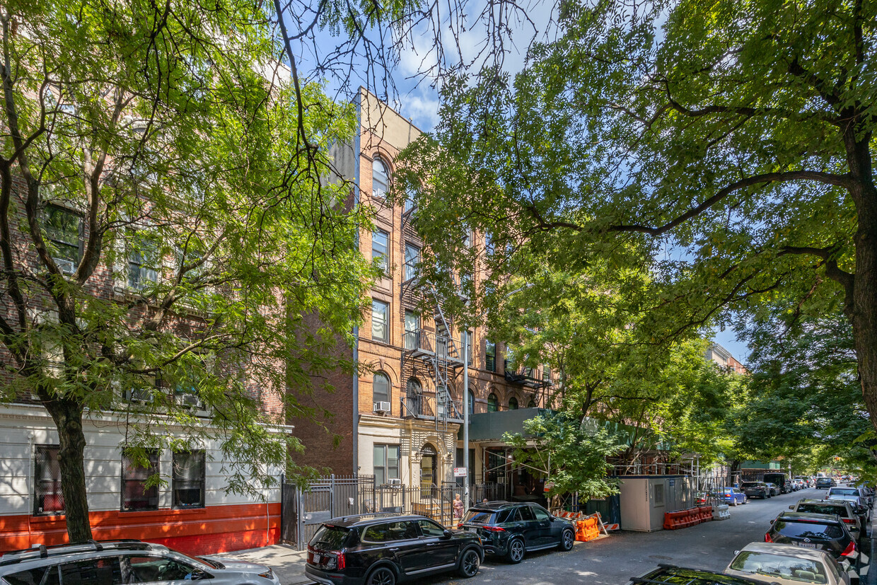 Foto principal - 467 W 164th St