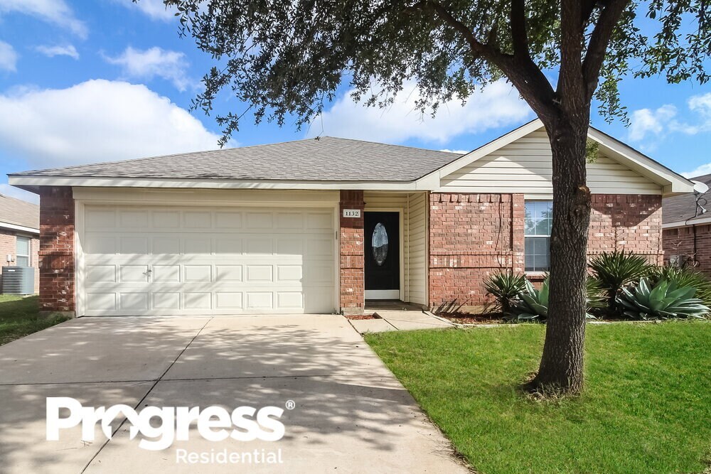 Primary Photo - 1132 W Cottonwood Dr