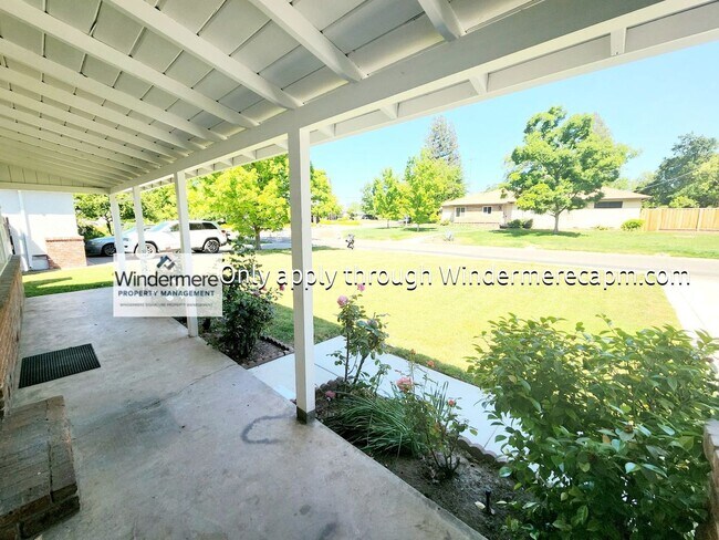 Building Photo - Fully Renovated Home in Arden Park! Available Now!!!
