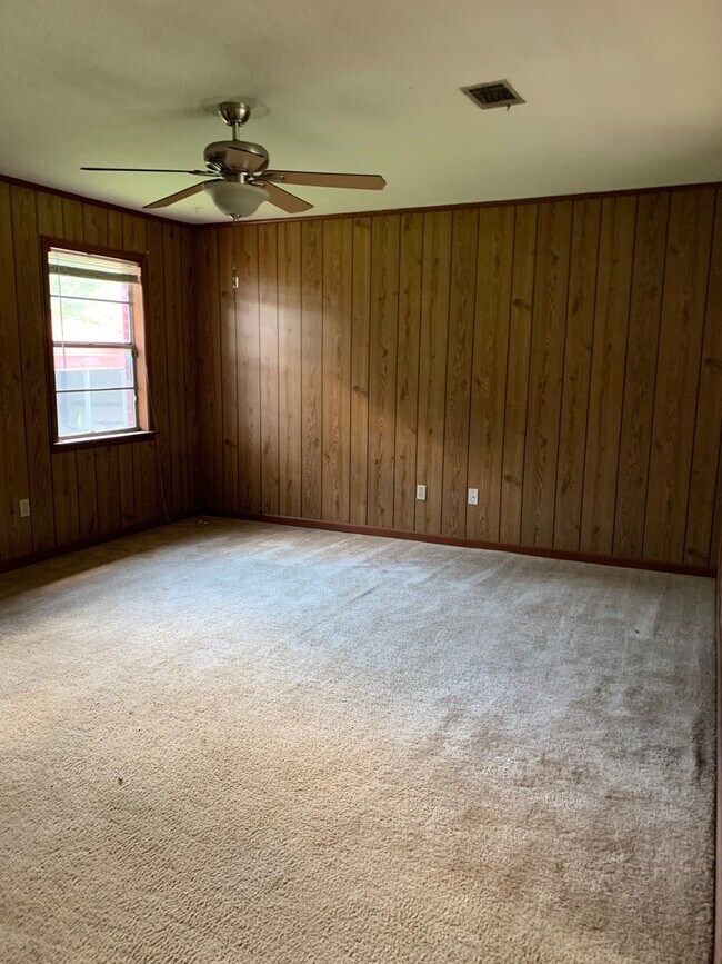 Foto del edificio - Your Dream Home Awaits in a Charming 3-Bedroom Oasis!