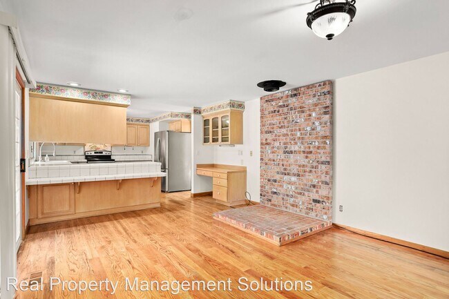 Building Photo - 4 br, 3 bath House - 7520 Se Barbara Welch Rd