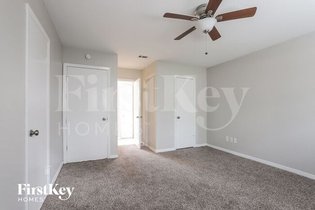 Building Photo - 36 W Bigelow Oak Ct