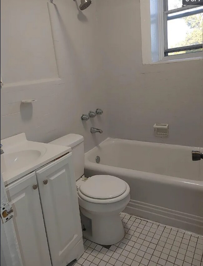 Foto del edificio - 3908 W Girard Ave
