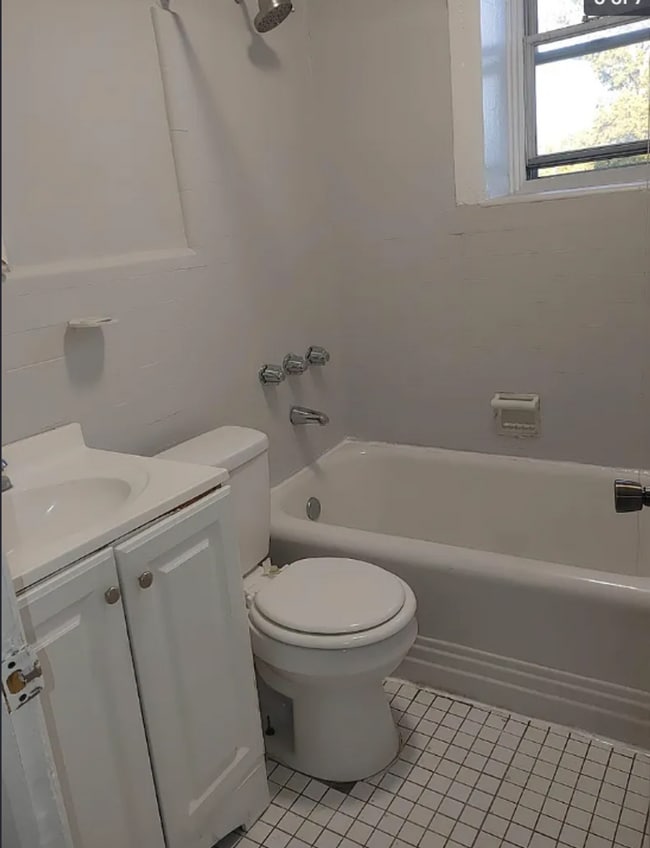 Building Photo - 3908 W Girard Ave
