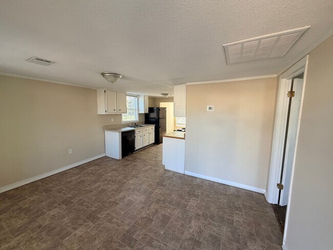 Foto del edificio - 2 Bedroom/1 Bath Home off Old Pine Rd