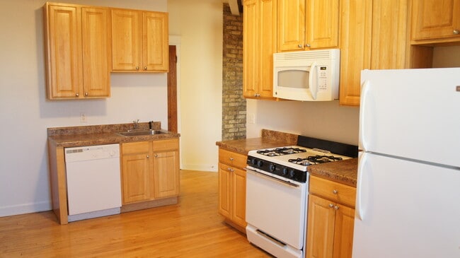 Building Photo - 2453 N Spaulding Ave