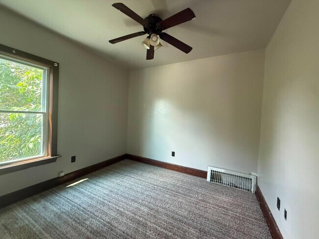 Foto del edificio - 2607 N 44th St