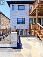 Building Photo - 1606 Sandhurst Crescent
