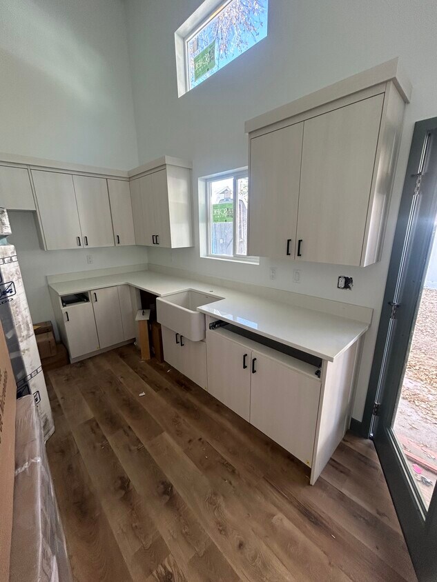 Foto del edificio - 3182 S Imperial St