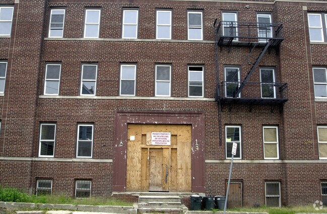 Building Photo - 79-83 Tillinghast St