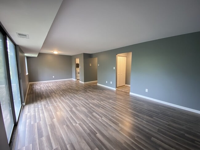 Building Photo - THE VILLAGES SOUTH 300