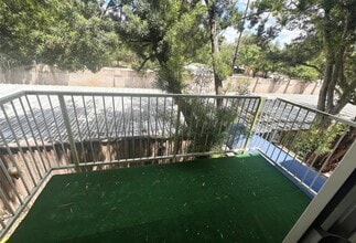 Building Photo - 2601 Bellefontaine