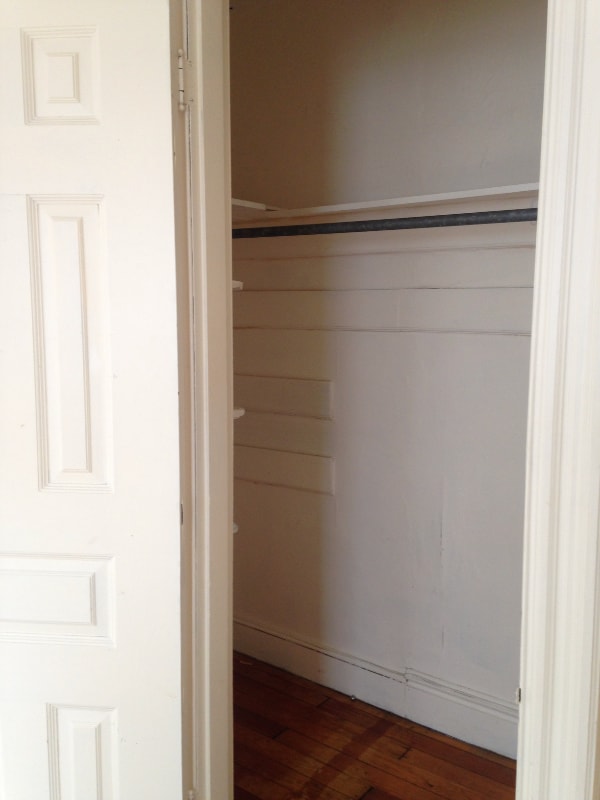 Building Photo - 1200 W 10th St