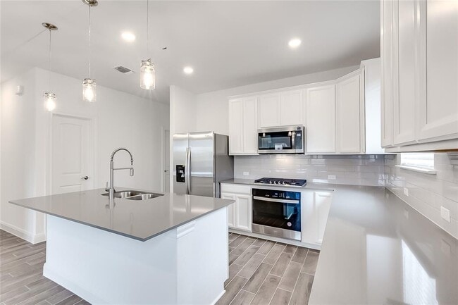 Building Photo - 13220 Baccarac Ln