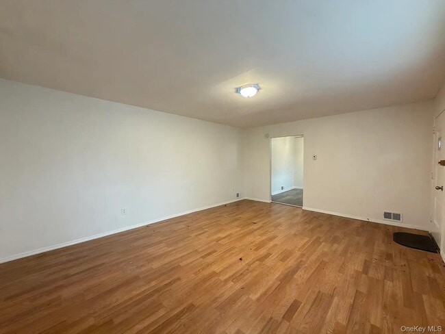 Foto del edificio - 18 Bedford Ave