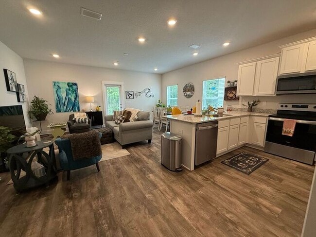 Building Photo - Pensacola - Admirals Quarters - 3 bedroom,...