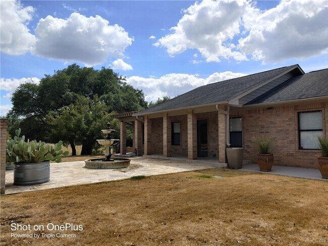 Building Photo - 12135 Fitzhugh Rd