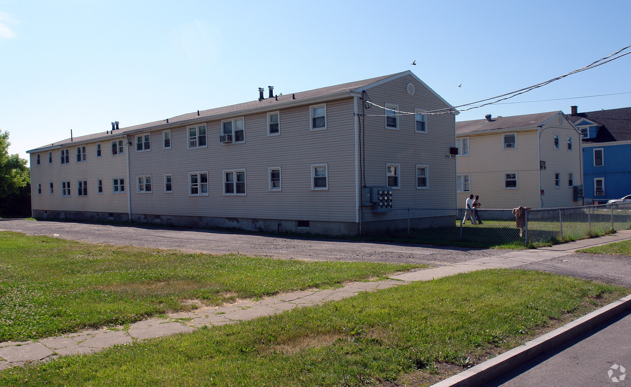 Building Photo - 451-457 Midland Ave