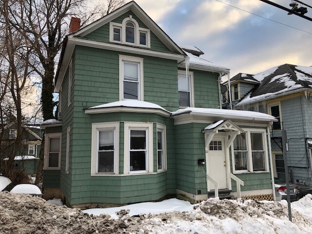 Primary Photo - 111 Catherine St