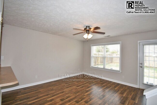 Building Photo - Beautiful 3BR/2/5BA+Bonus loft, 2 car garage, fenced backyard, lawncare included- Rockvale middle...