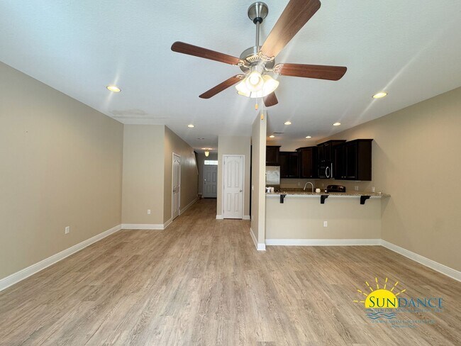 Building Photo - Spacious 3-Bedroom in Navarre with a Community Pool!