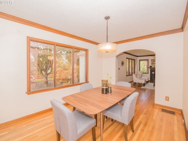 Building Photo - GARDNER'S DREAM