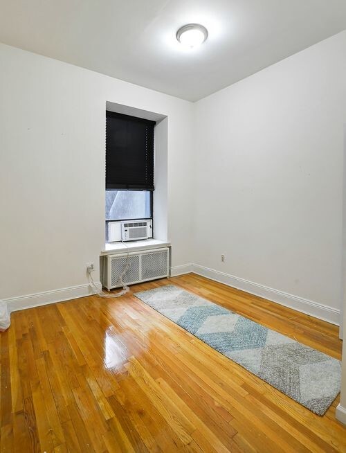 Building Photo - 127 W 74th St